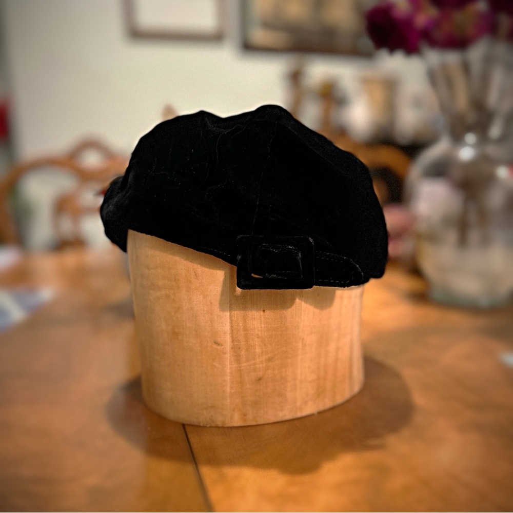 Betmar Black Velvet beret